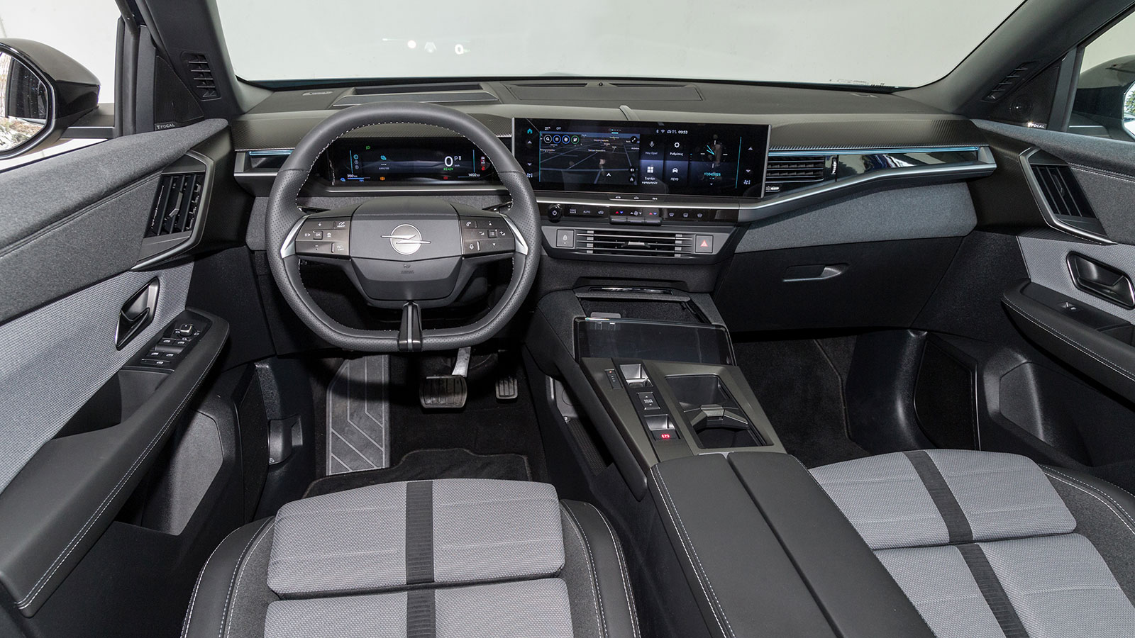 Opel Grandland. Πόσο καλό είναι σε εξοπλισμό άνεσης και ασφάλειας.