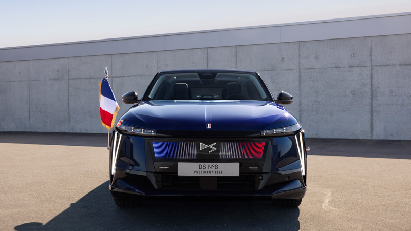 H προεδρική DS N°8 στην επέτειο της ανακωχής της 8ης Μαΐου 1945