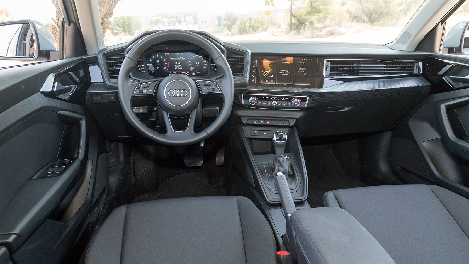 Audi A1 150ps Automatic VS Peugeot 2008. Ποιο ξεχωρίζει σε εξοπλισμό ασφάλειας και άνεσης.