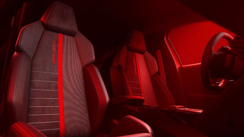 Παρουσιάστηκε το Peugeot e-208 GTi