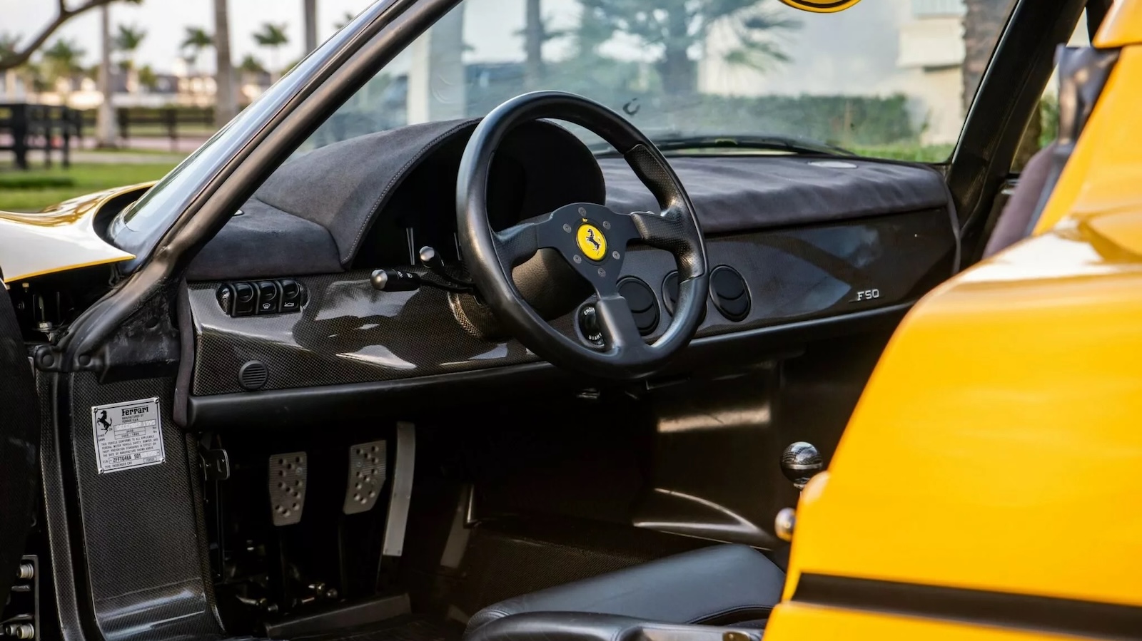 Κίτρινη Ferrari έσπασε όλα τα ρεκόρ σε δημοπρασία