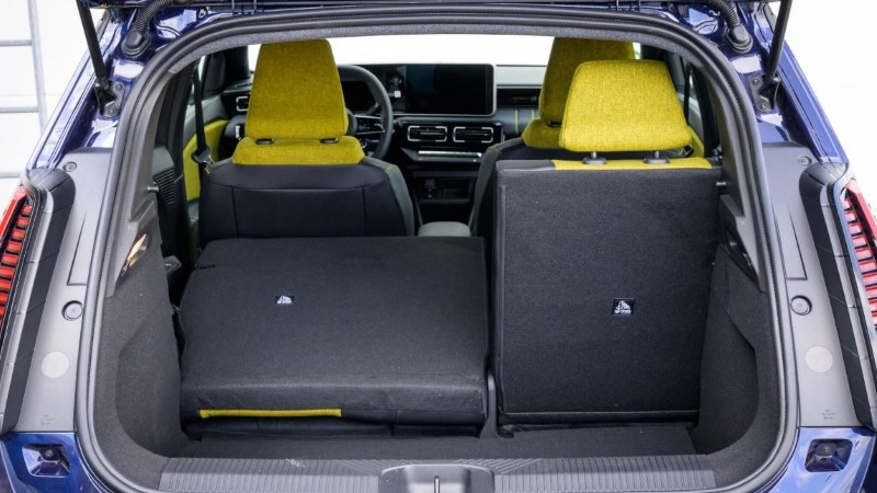 Καλό αλλά όχι πολύ εργονομικό πορτ μπαγκάζ στο Renault 5 E-Tech