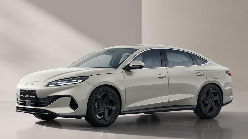 Ευρωπαϊκή πρεμιέρα με 213 ίππους για το BYD Seal 6 DM-i
