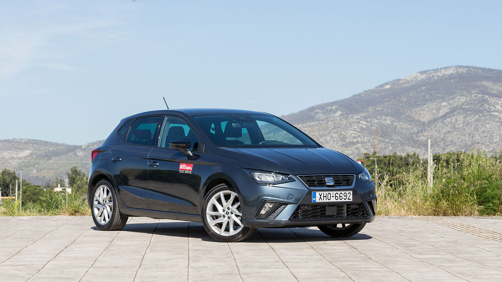 Seat Ibiza. Πόσο καλό είναι σε εξοπλισμό άνεσης και ασφάλειας.