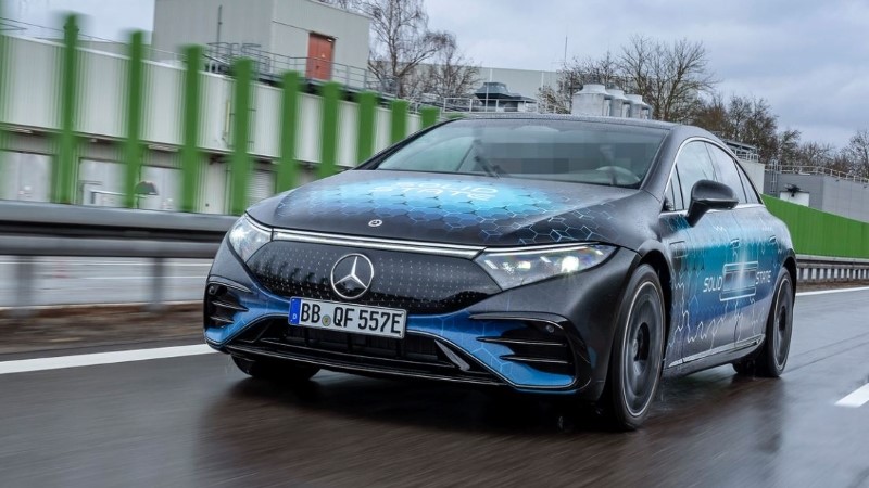 Η Mercedes έχει δοκιμάσει μπαταρίες στερεάς κατάστασης σε EQS