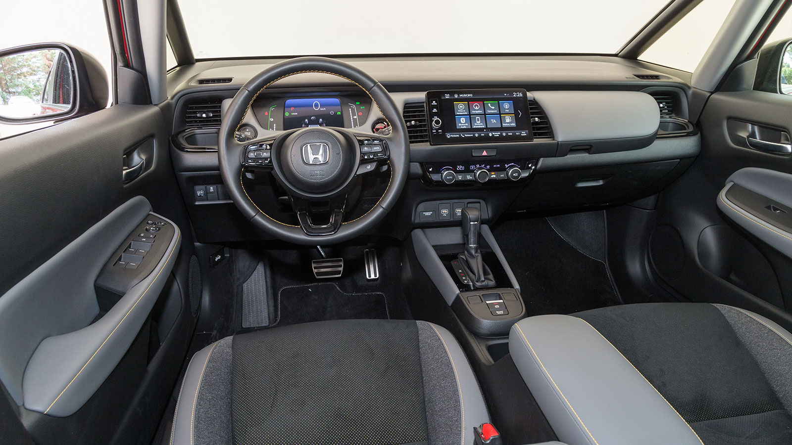 Honda Jazz VS Toyota Yaris. Ποιο ξεχωρίζει σε εξοπλισμό ασφάλειας και άνεσης.