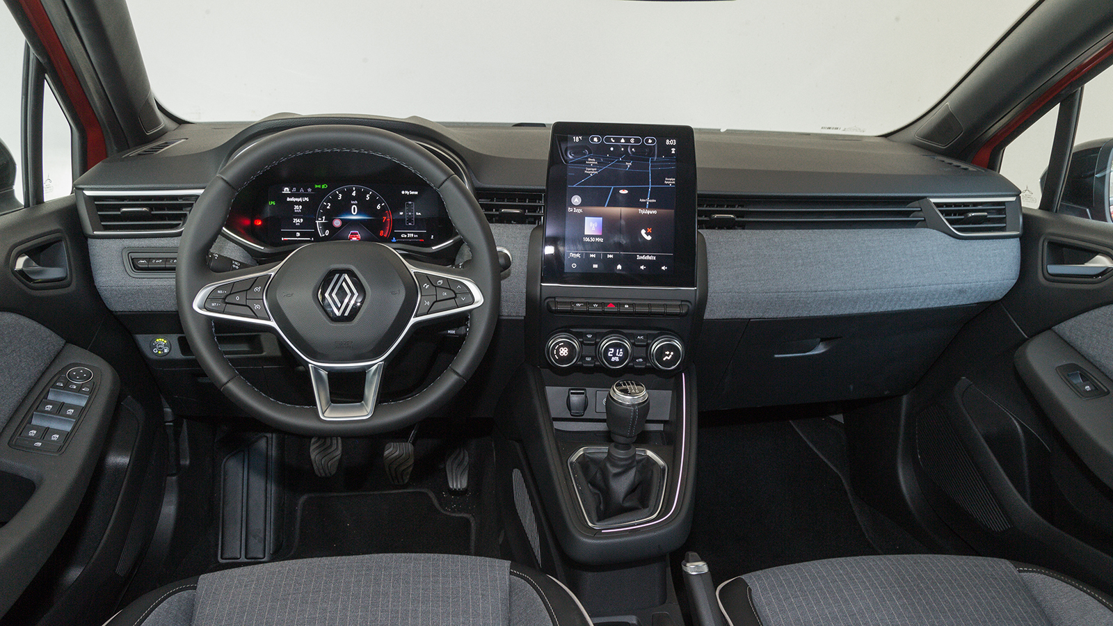 Renault Clio 90ps VS Toyota Yaris. Ποιο ξεχωρίζει σε εξοπλισμό ασφάλειας και άνεσης.