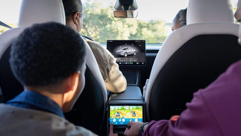 Οδηγούμε το ανανεωμένο Tesla Model Y