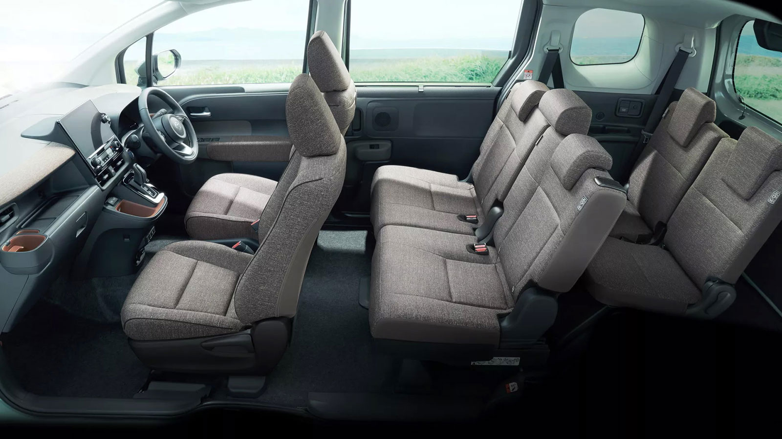 Toyota Sienta Juno: Γραφείο, lounge ή room to let;