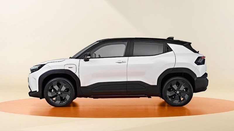 Λίγα χωρίζουν το Toyota Urban Cruiser από το Suzuki e Vitara