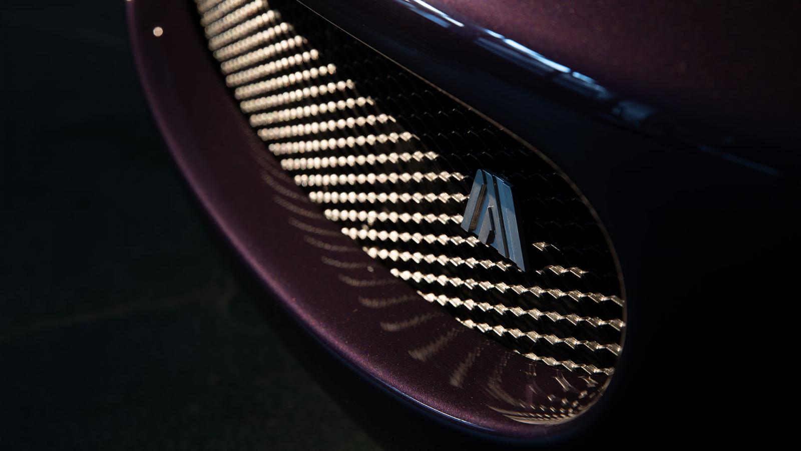 Η VHPK είναι μία αδυνατισμένη Lotus Elise S1 με κεντρικό κάθισμα! 