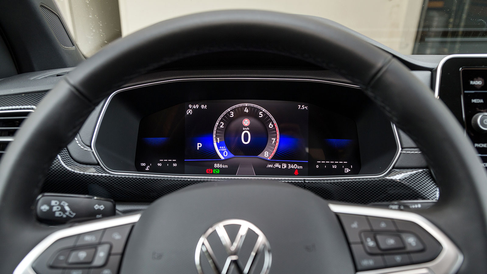 Volkswagen T-cross. Πόσο καλό είναι σε εξοπλισμό άνεσης και ασφάλειας.