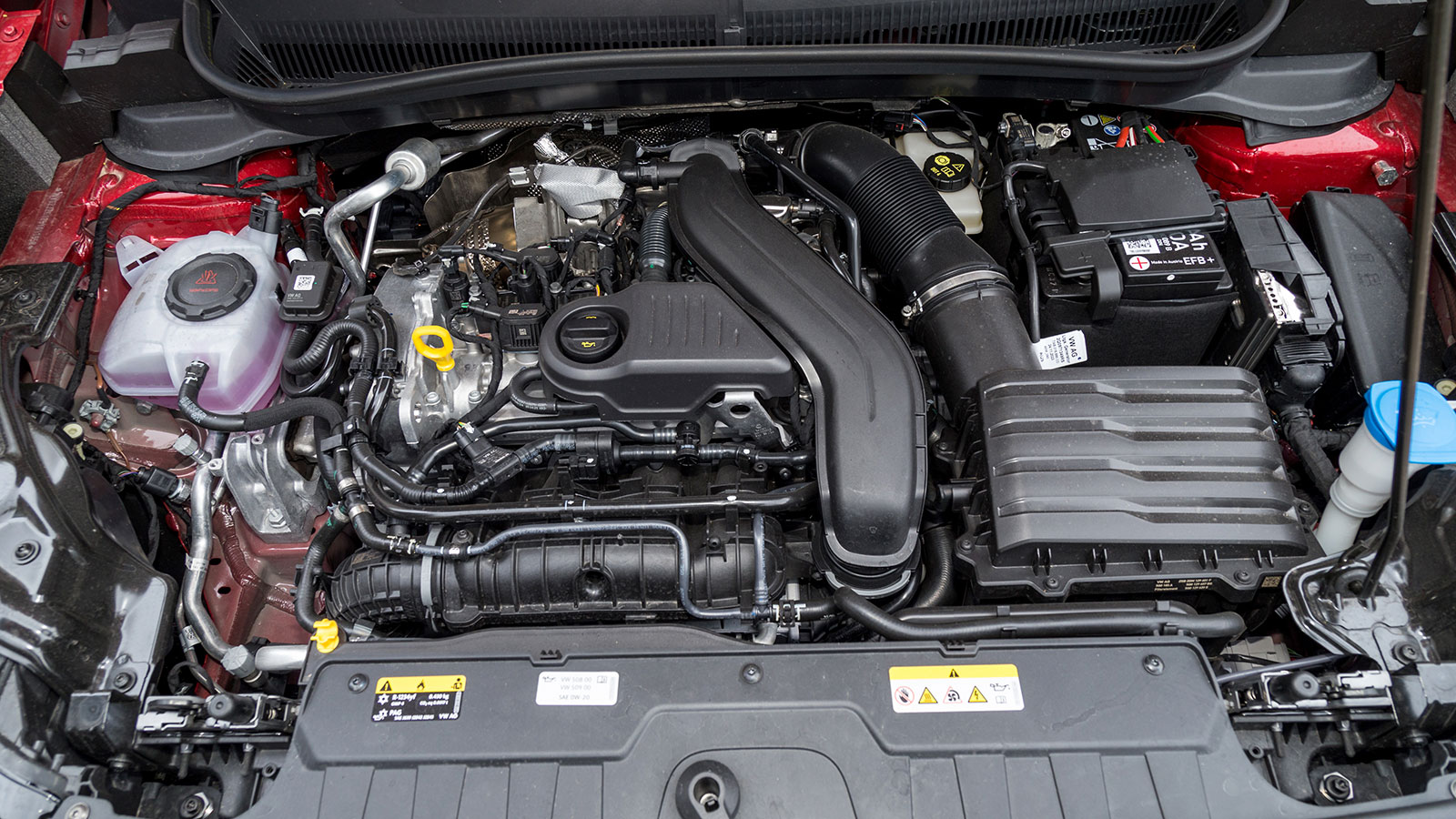 Volkswagen T-cross. Τι βαθμό παίρνει σε κατανάλωση, χώρους, επιδόσεις, εγγυήσεις.