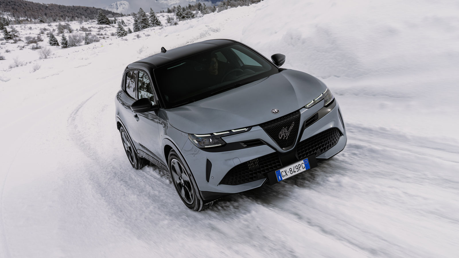 Πώς λειτουργεί η 4κίνηση στην Alfa Romeo Junior Ibrida Q4;