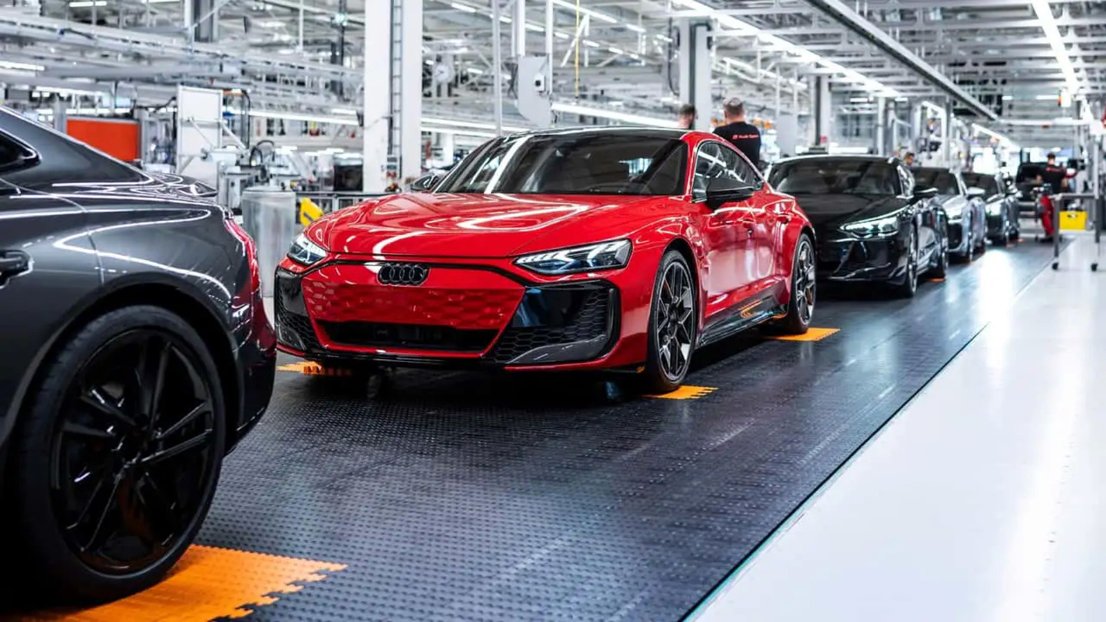 Audi, VW, JLR και Lotus σταμάτησαν τις αποστολές στις ΗΠΑ 