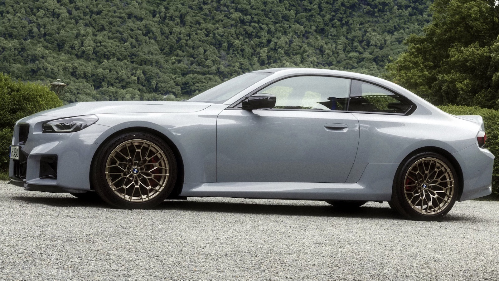 Ντεμπούτο για τη νέα BMW M2 CS με 523 ίππους και «σκληρή» εμφάνιση