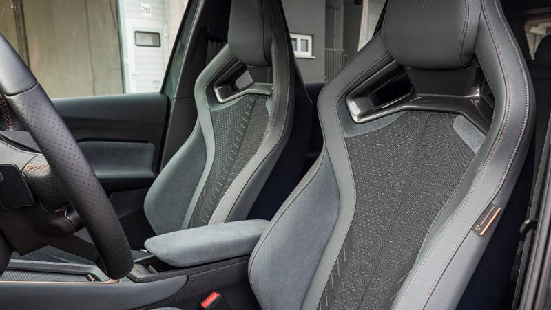 CUPRA Born VZ: Οδηγούμε το νέο ηλεκτρικό «πυραυλάκι» στην πίστα