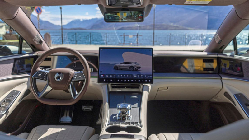 Denza Z9 GT: Οδηγούμε το πολυτελές station wagon από την Κίνα