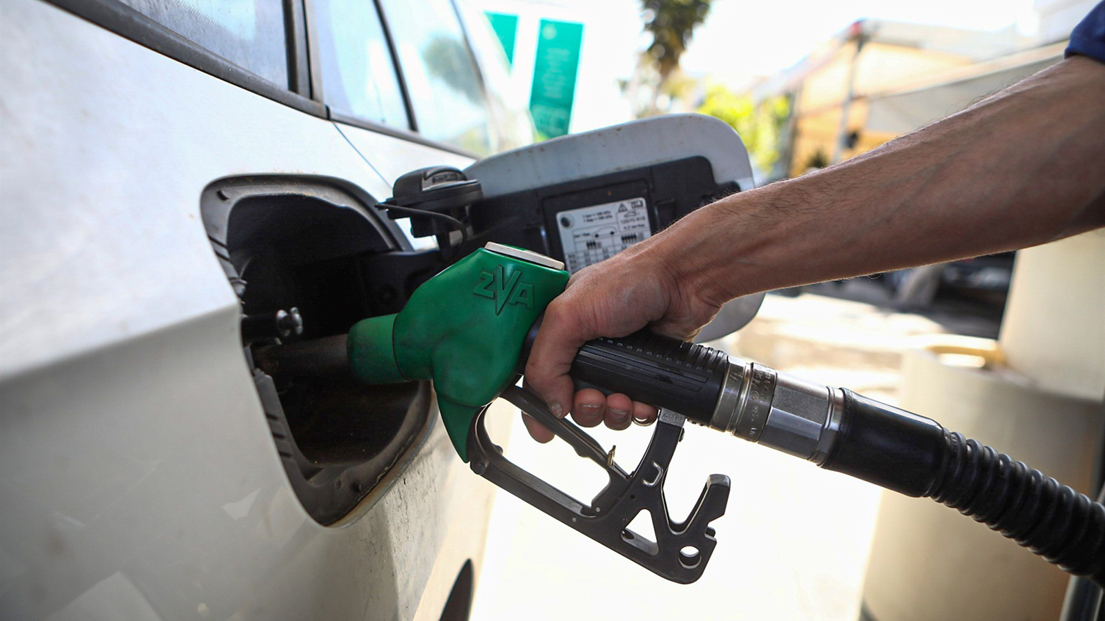 Αθήνα: «Κοστούμι» σε δύο βενζινάδικα για παραβάσεις