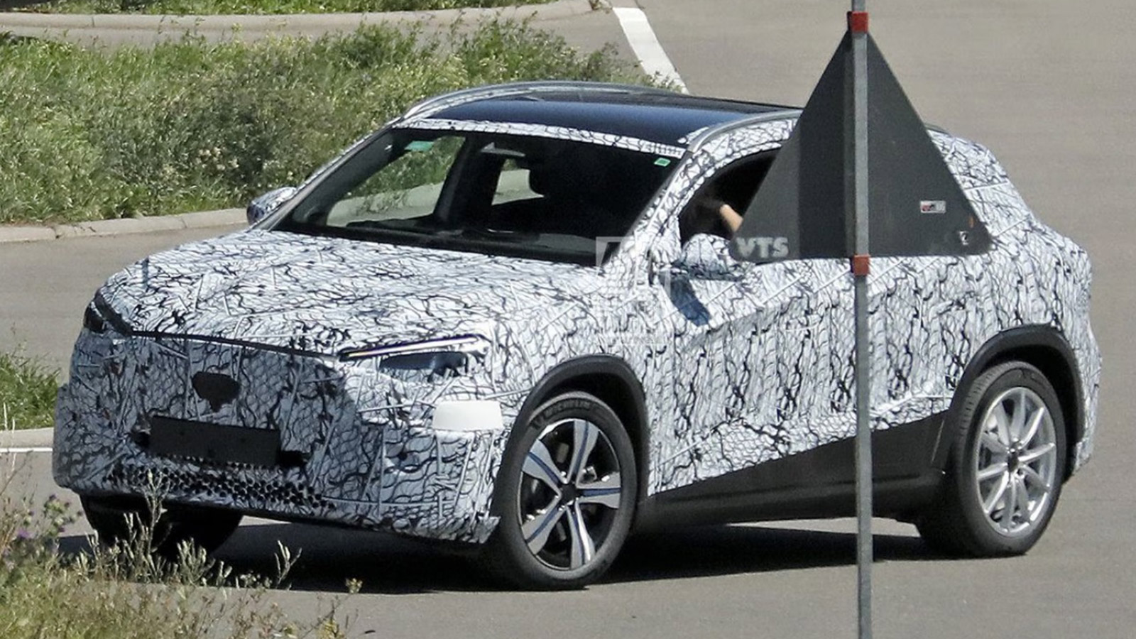 Σε δοκιμές στους δρόμους η νέα Mercedes GLA 