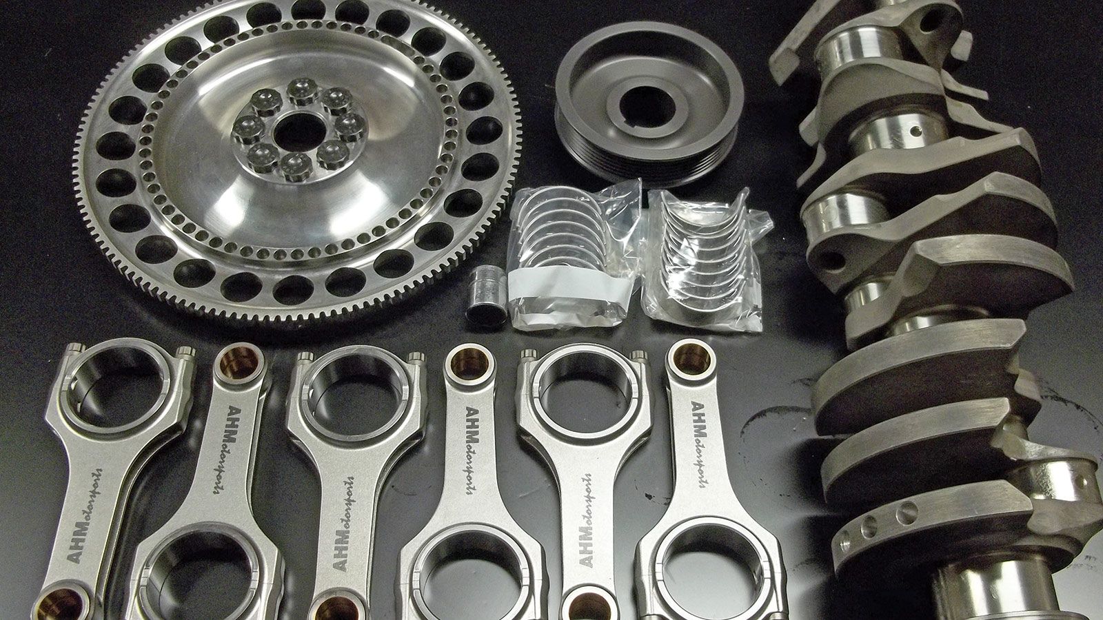 Με τις μπιέλες αναφερόμαστε στα εξαρτήματα που μεταφέρουν τη δύναμη της εκτόνωσης των καυσαερίων στον στροφαλοφόρο άξονα.