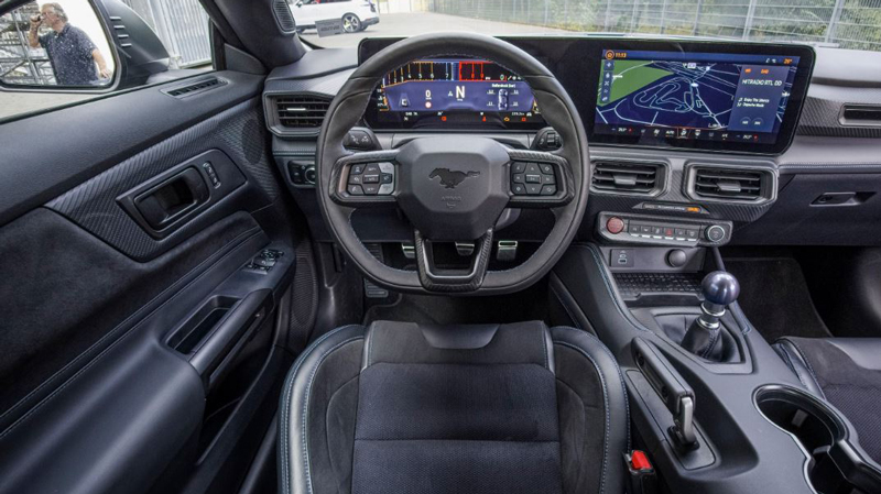 Ford Mustang Dark Horse: Οδηγούμε στην πίστα τον αμερικανικό θρύλο