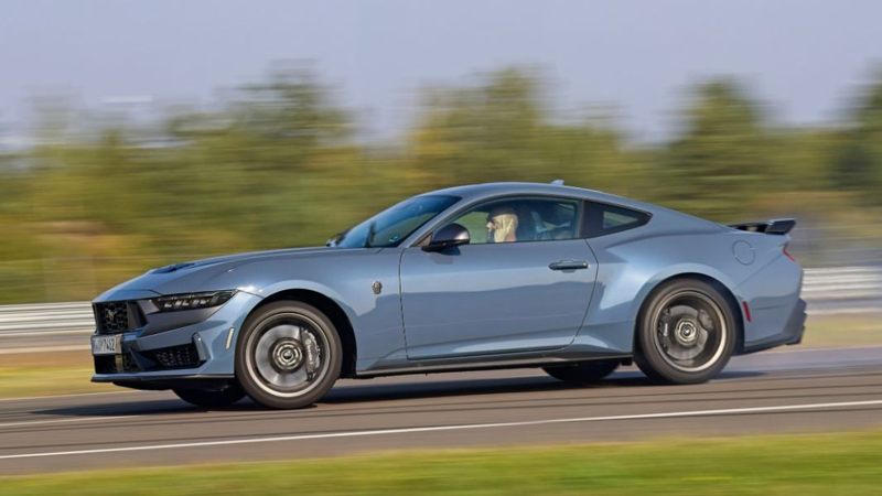 Ford Mustang Dark Horse: Οδηγούμε στην πίστα τον αμερικανικό θρύλο