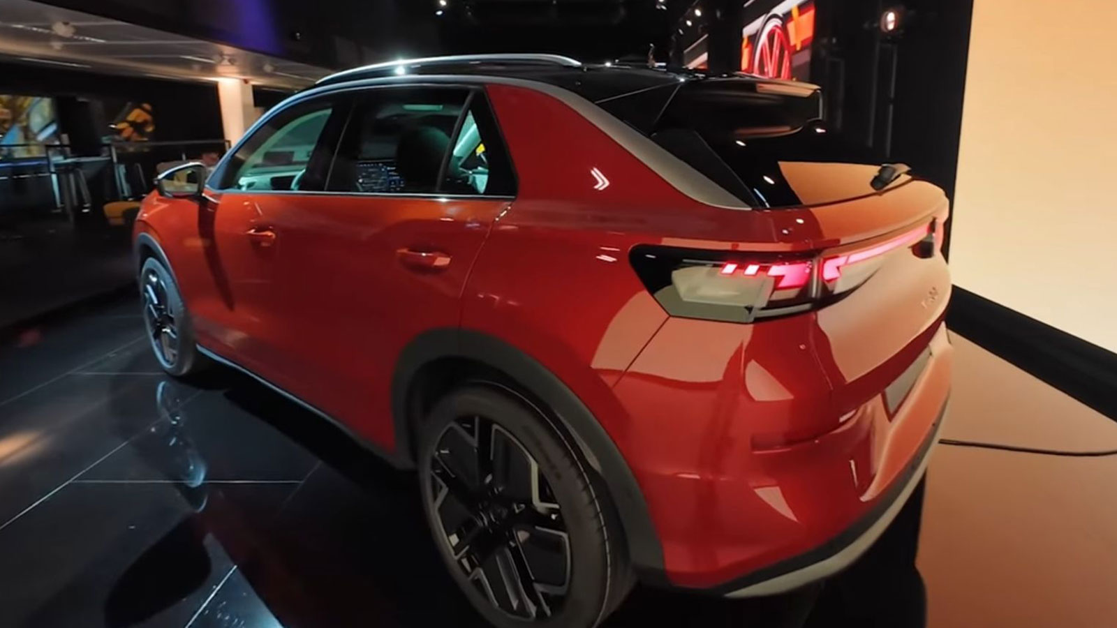 Νέο Volkswagen T-Roc: Οι πρώτες εικόνες πριν την πρεμιέρα