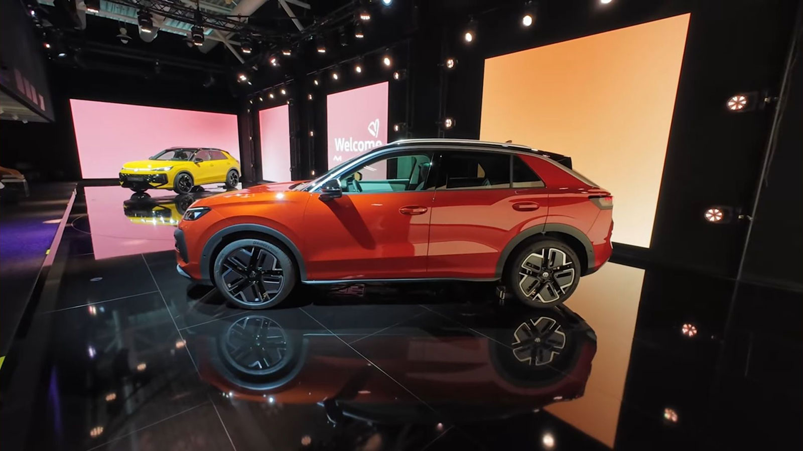 Νέο Volkswagen T-Roc: Οι πρώτες εικόνες πριν την πρεμιέρα