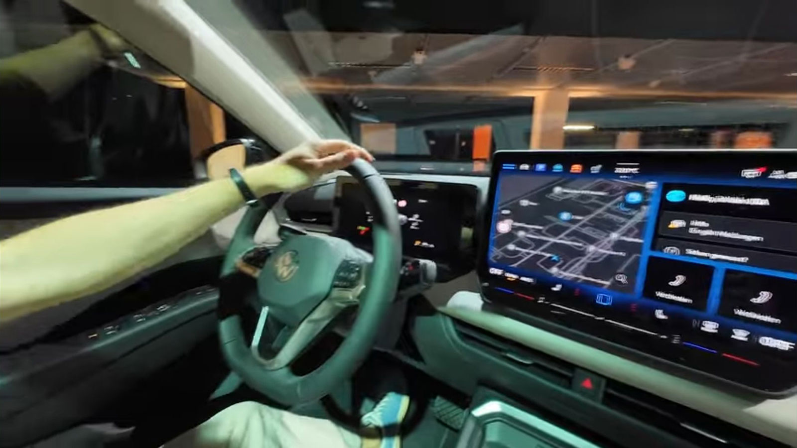 Νέο Volkswagen T-Roc: Οι πρώτες εικόνες πριν την πρεμιέρα