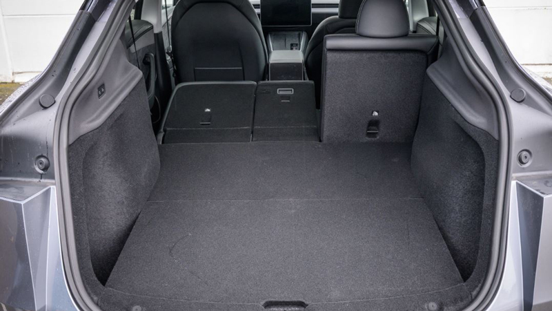 Tesla Model Y AWD Long Range: Οδηγούμε το ανανεωμένο αμερικανικό SUV