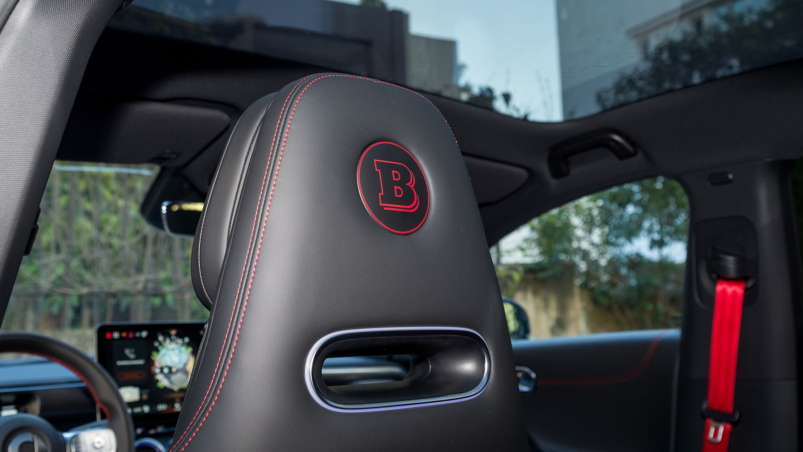 Smart #3. Πόσο καλό είναι σε εξοπλισμό άνεσης και ασφάλειας.