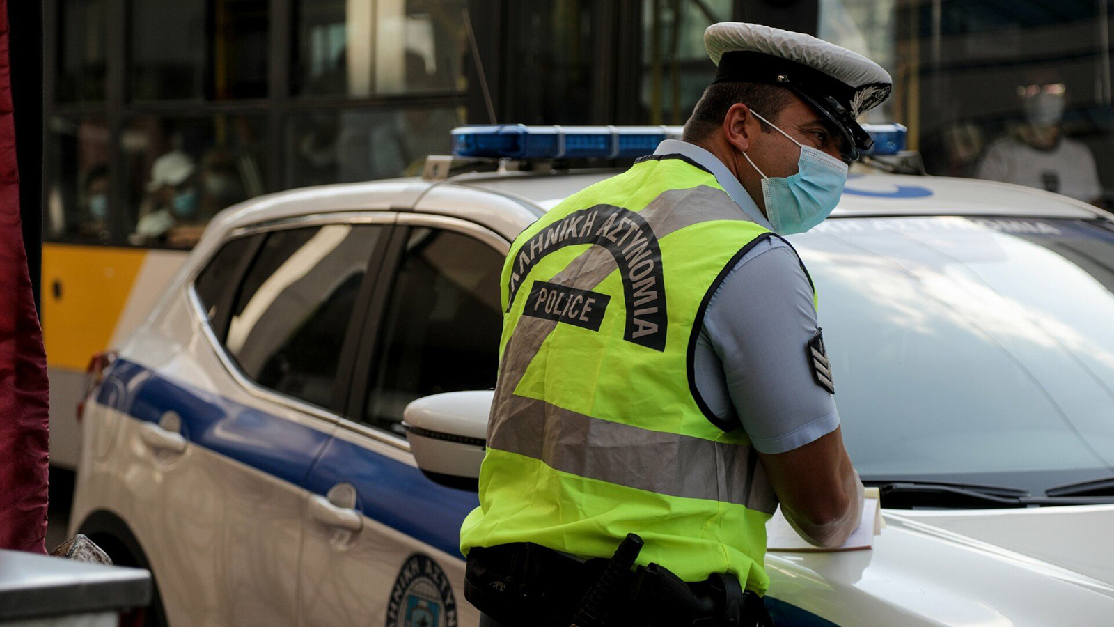 Σύλληψη δύο ατόμων που ενημέρωναν για μπλόκα μέσω ομάδων στο Viber 