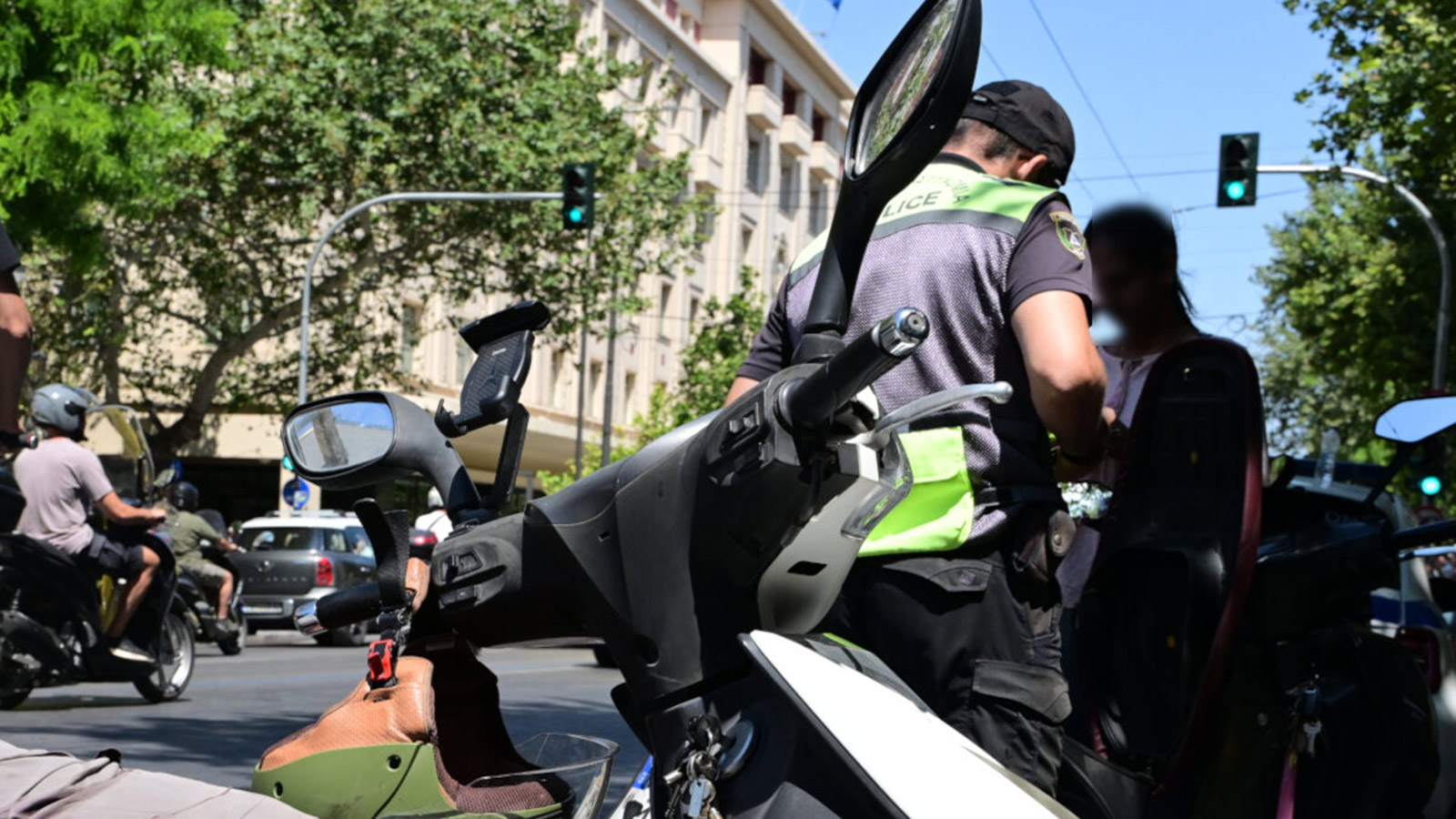 Χιλιάδες οδηγοί χωρίς κράνος, συνεχίζει τους ελέγχους η ΕΛ.ΑΣ