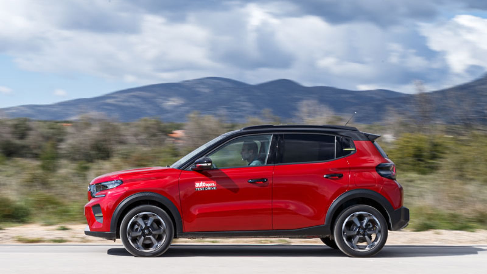 Citroen C3 Hybrid: Πόσο καλό είναι σε εξοπλισμό άνεσης και ασφαλείας;