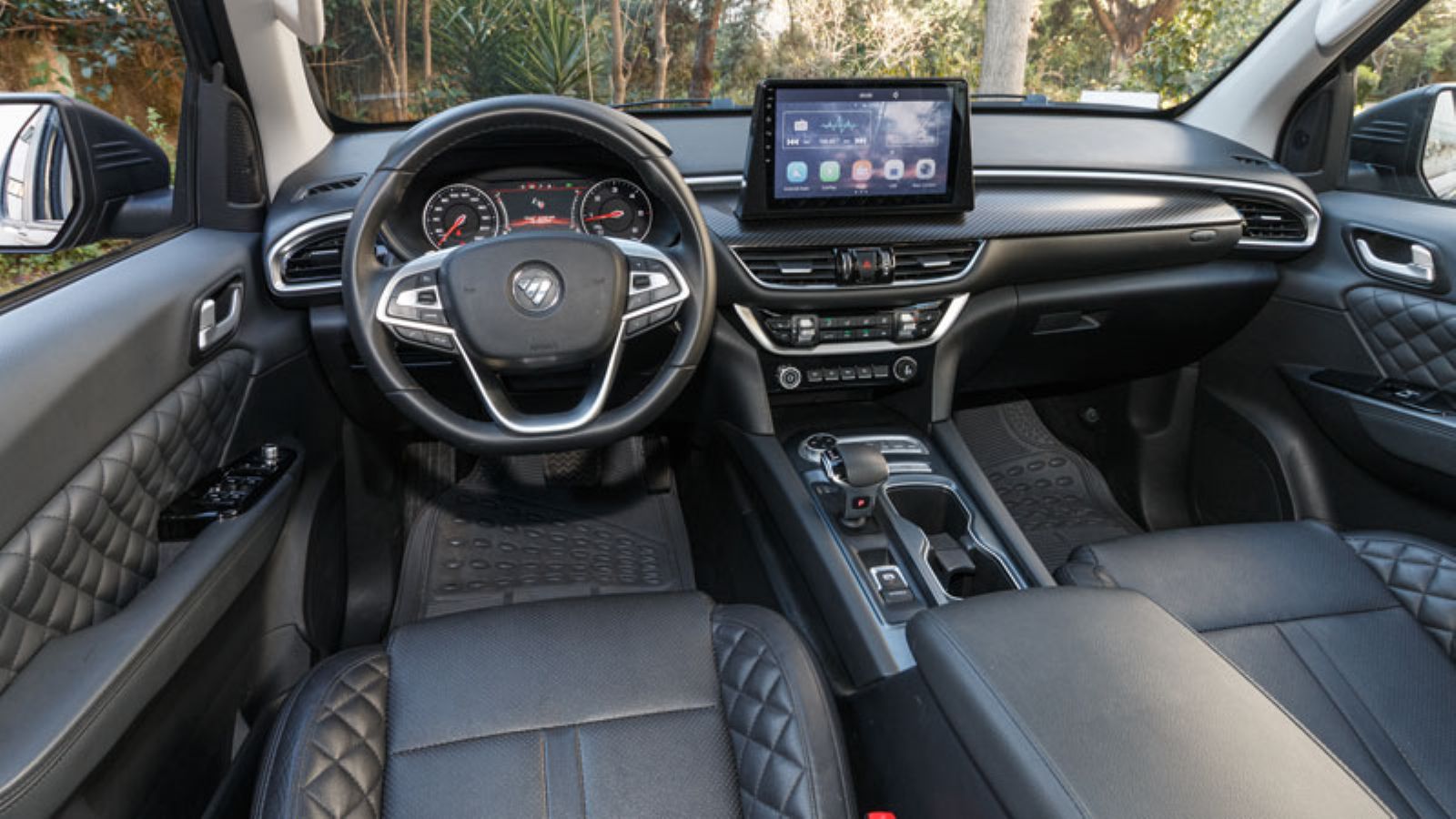 Στο εσωτερικό του Foton Tunland G7 χωράνε 5 μεγαλόσωμοι ενήλικες, η καρότσα έχει μήκος 1,52 μέτρα