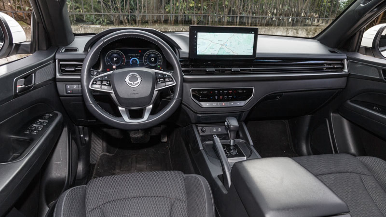 Το εσωτερικό του KGM Musso Grand