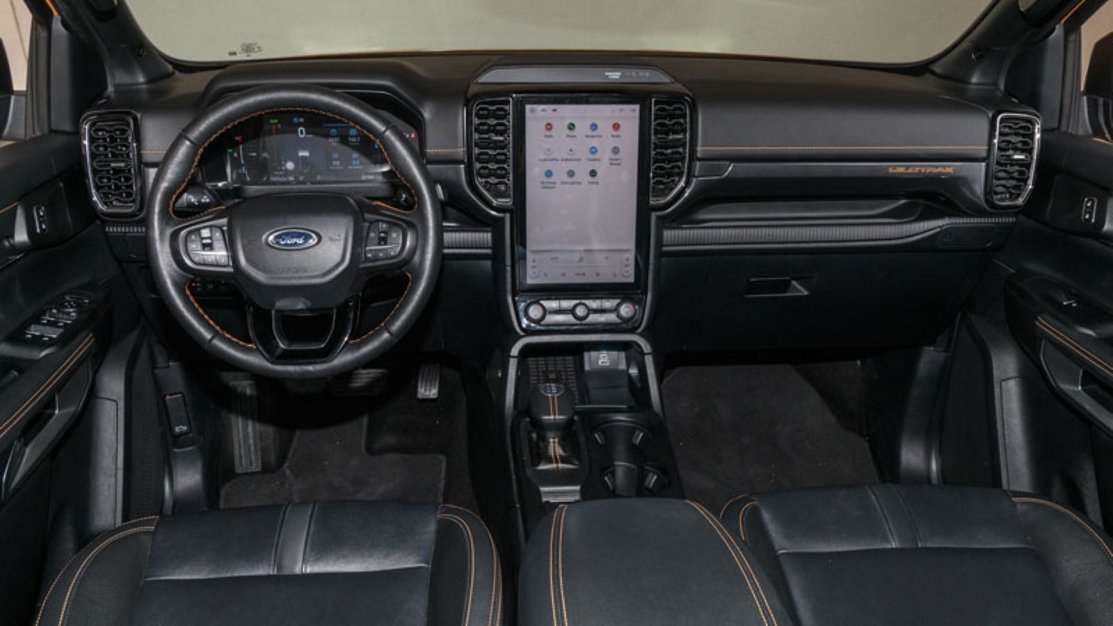 Το εσωτερικό του Ford Ranger PHEV