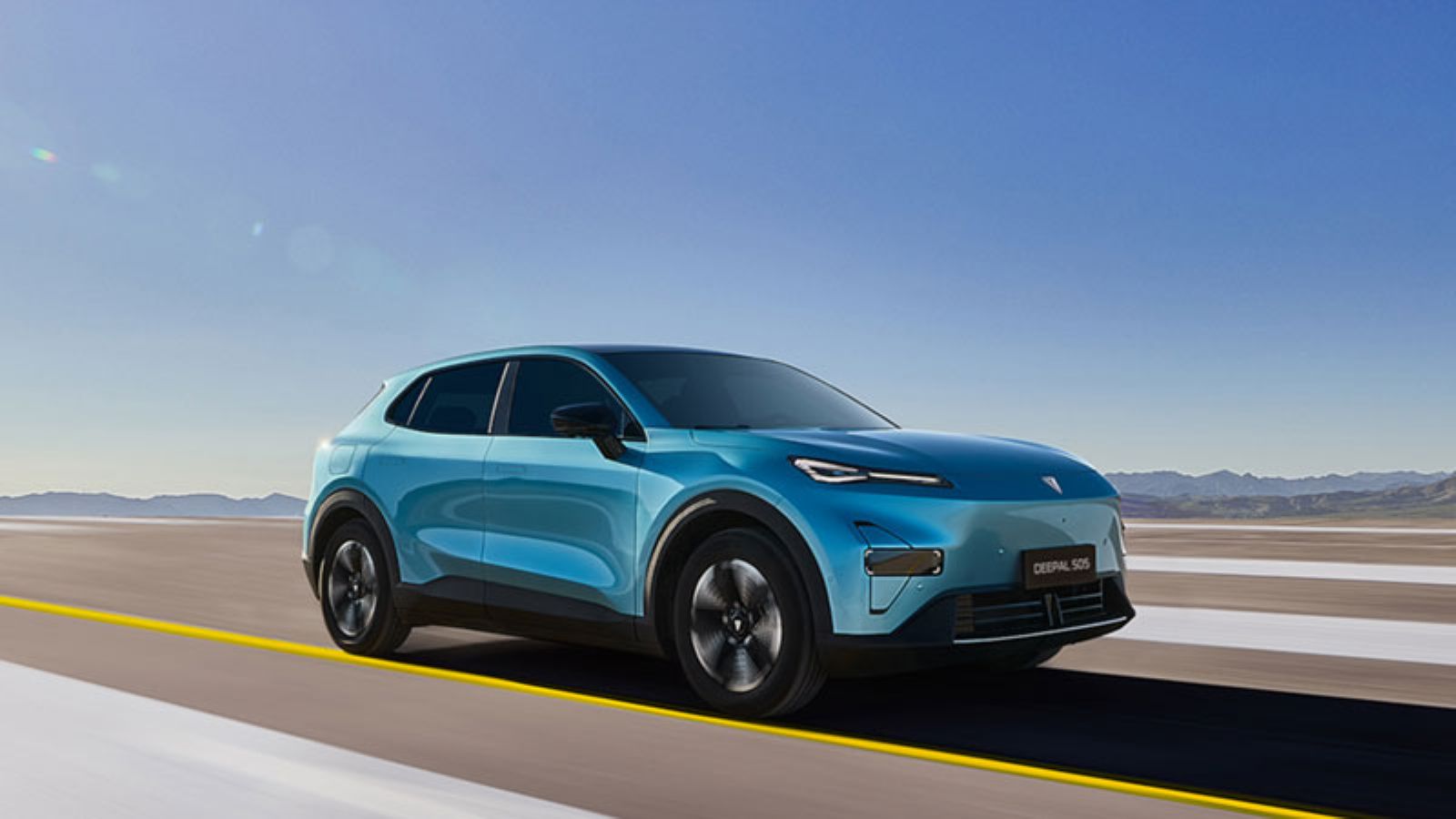 Το Changan Deepal S05 από εμπρός, δεξιά γωνία