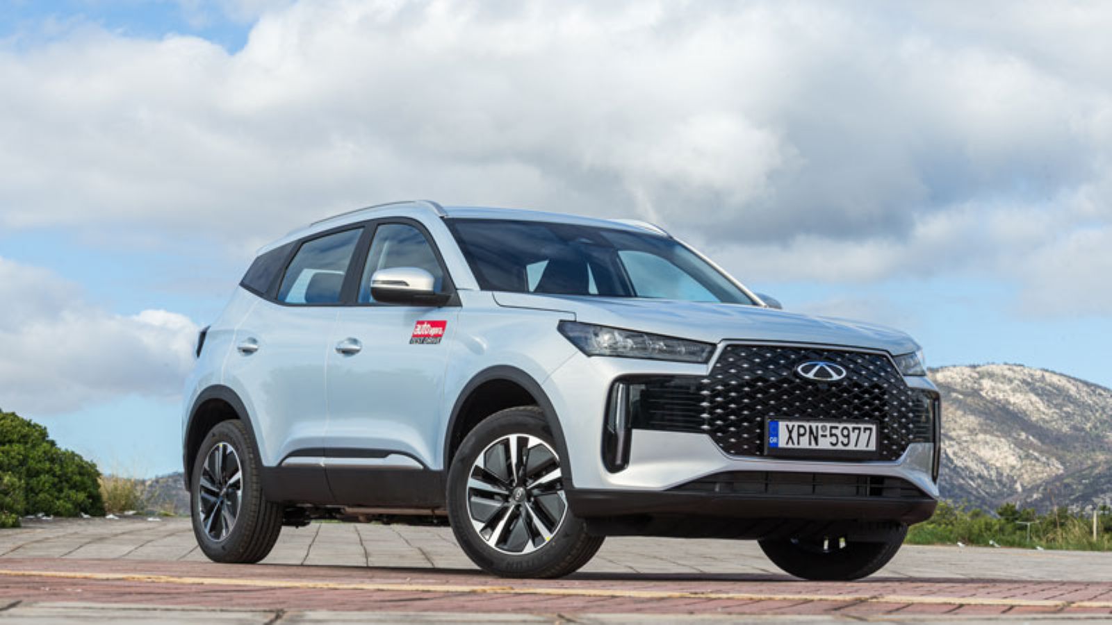 Το Chery Tiggo 4 Hybrid από εμπρός