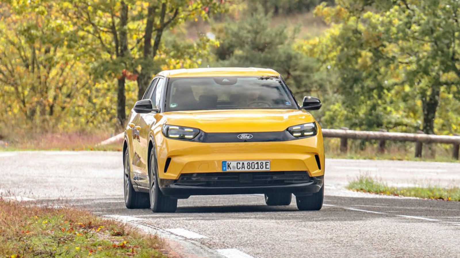 Το Ford Capri εν κινήσει, από το εμπρός μέρος