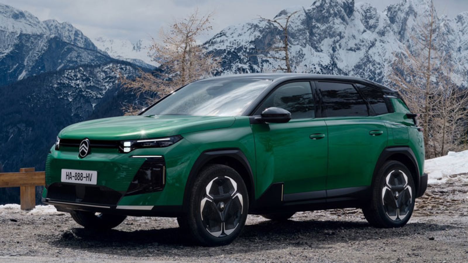 Το νέο Citroen C5 Aircross από την εμπρός αριστερή γωνία