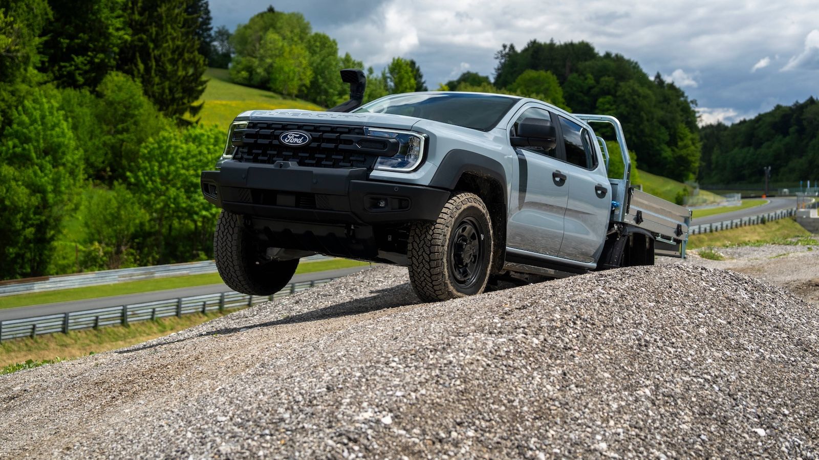 Ford Ranger Super Duty off-road