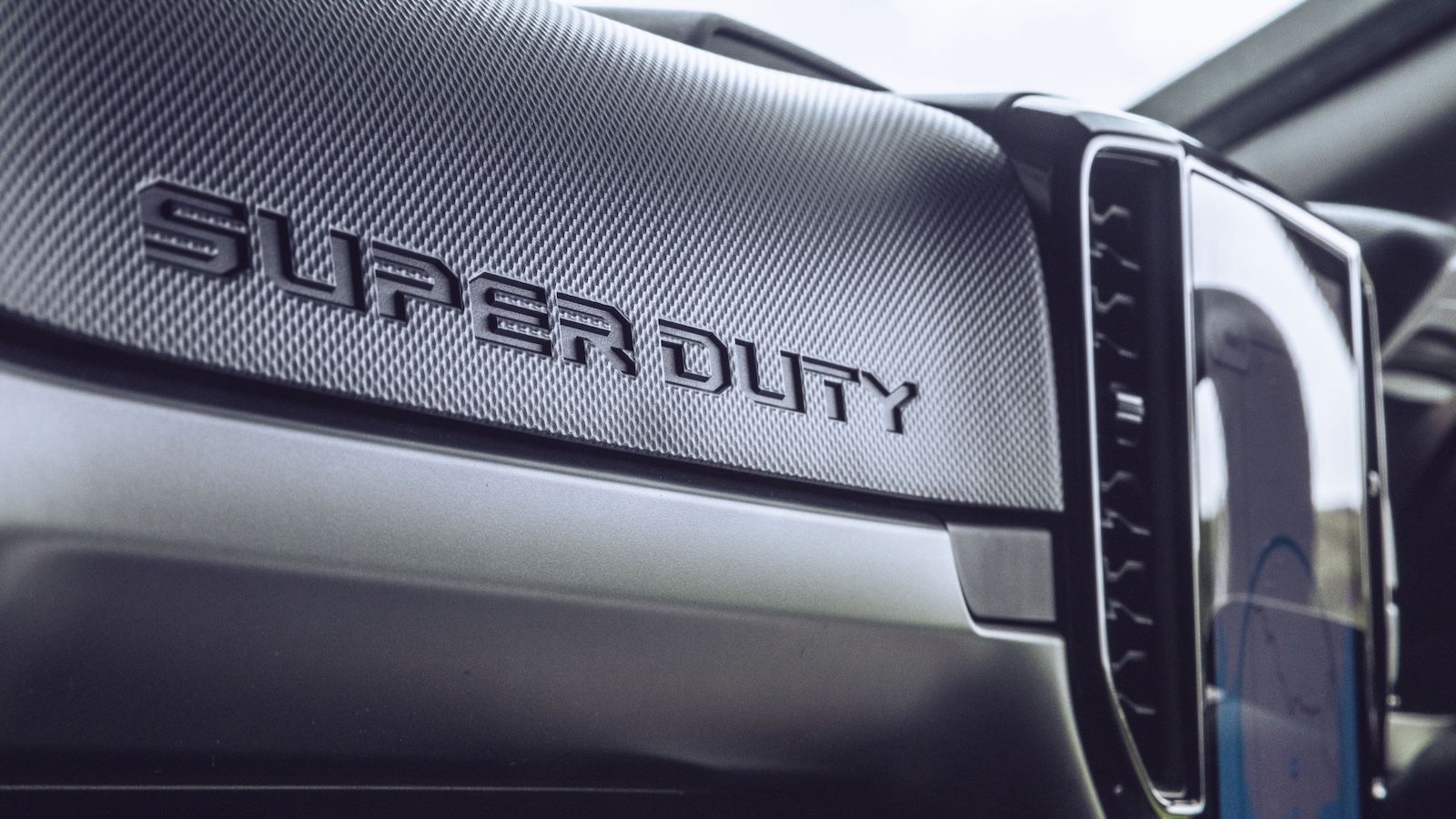 Νέο Ford Ranger Super Duty: Με ικανότητα ρυμούλκησης 4,5 τόνων και ωφέλιμο φορτίο 2 τόνων