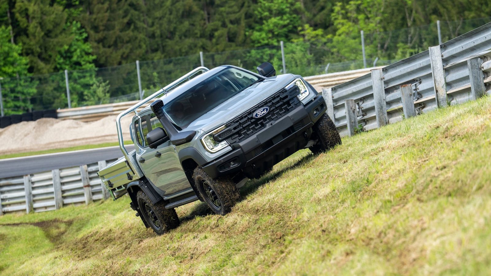Νέο Ford Ranger Super Duty: Με ικανότητα ρυμούλκησης 4,5 τόνων και ωφέλιμο φορτίο 2 τόνων