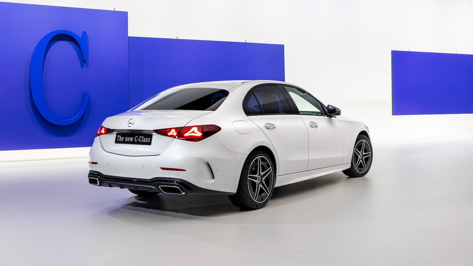 Νέα Mercedes C-Class: Τεχνολογικό «άλμα» με AI και τετραδιεύθυνση