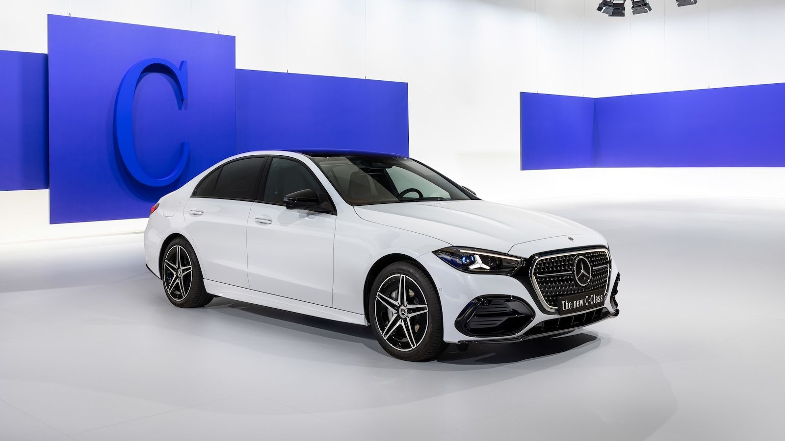 Νέα Mercedes C-Class: Τεχνολογικό «άλμα» με AI και τετραδιεύθυνση