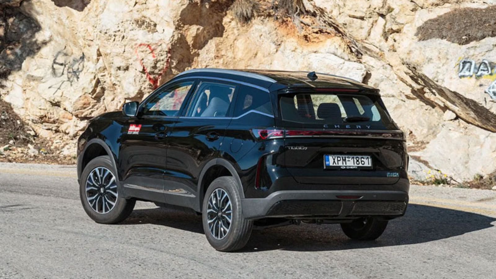 Το Chery Tiggo 7 σε στροφή, από την πίσω αριστερή πλευρά