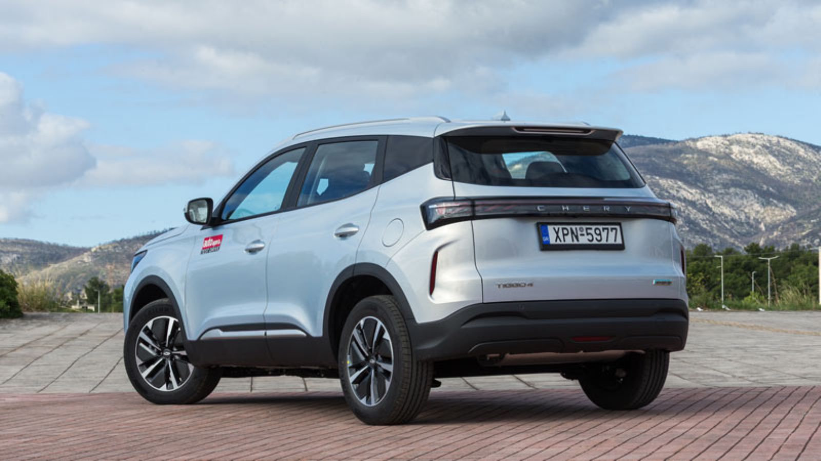 Το Chery Tiggo 4 Hybrid από πίσω