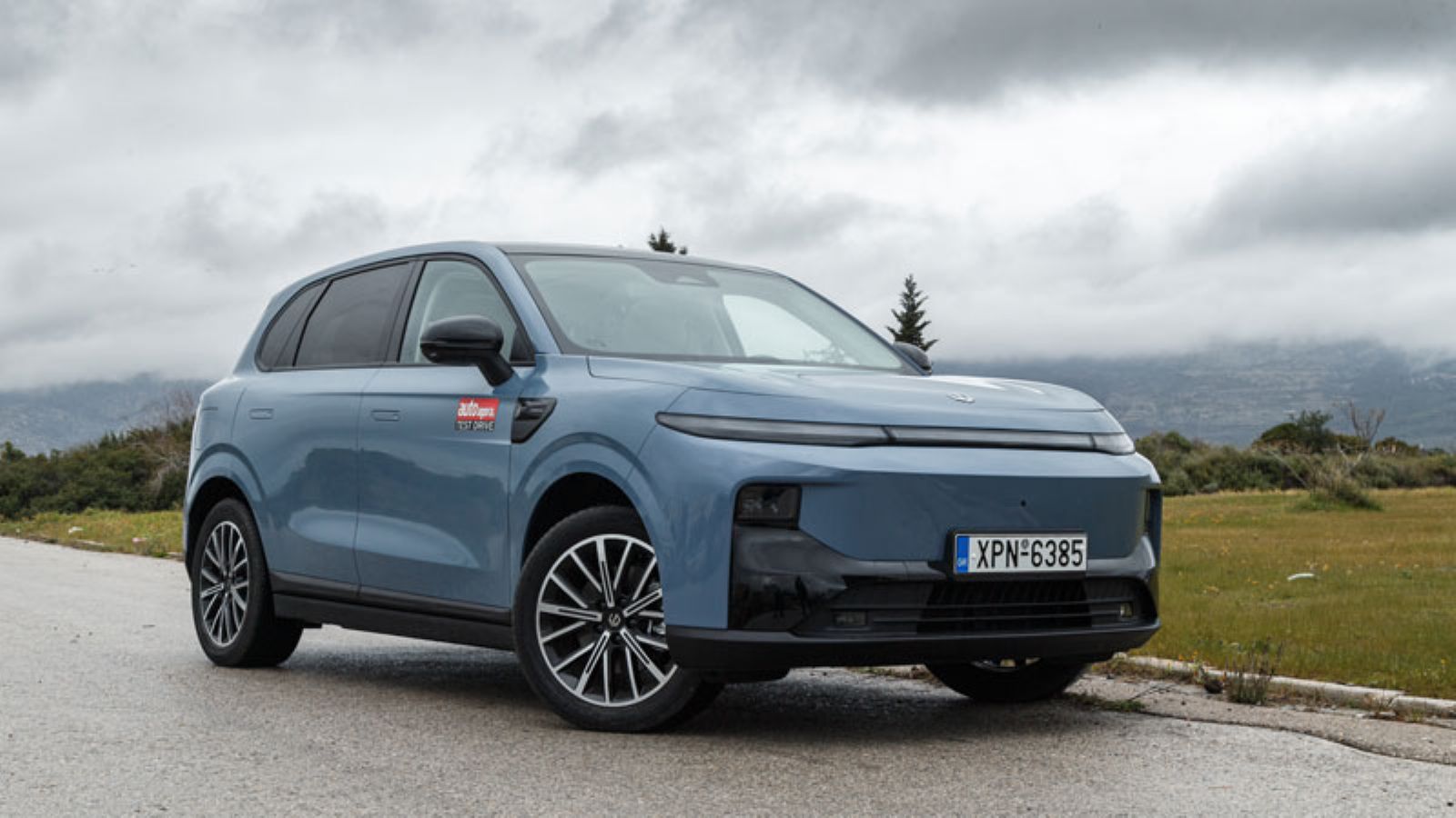 Το Leapmotor B10 Pro Max από την εμπρός δεξιά γωνία